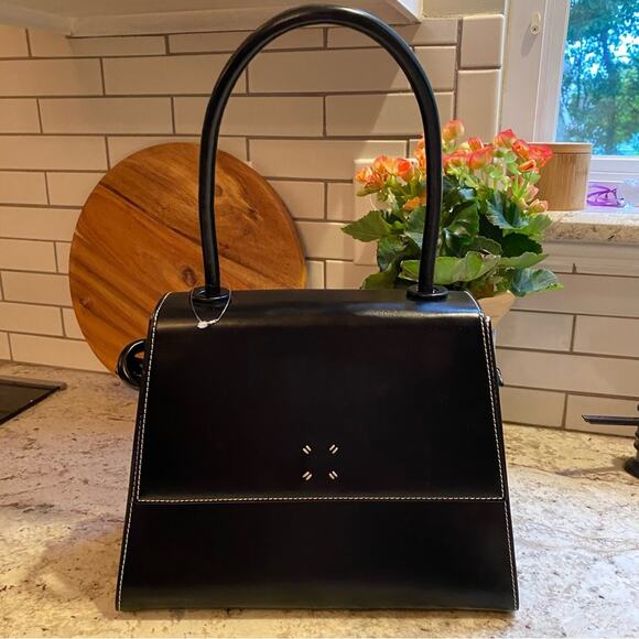 Vasic $350+ Large Bee Black Handle Leather Shoulder Bag - Picture 2 of 16